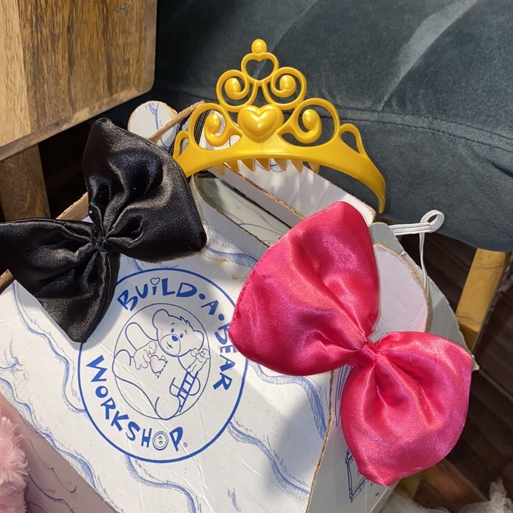 Build-A-Bear bear hair accessories 1 black bow. 1 pink bow. 1 golden tiara crown - Picture 5 of 9